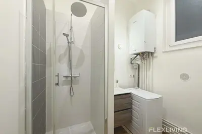 Salle de bains dans l'établissement Nice Studio Design - Between Montmartre & Opéra Garnier