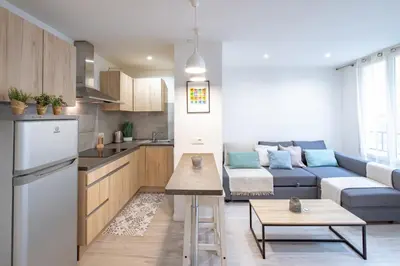Cuisine ou kitchenette dans l'établissement Appartement 4 Guests aux Invalides