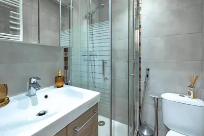 Salle de bains dans l'établissement Appartement 4 Guests aux Invalides