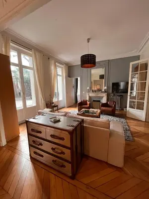 Coin salon dans l'établissement Magnifique appartement avec terrasse à côté de la Tour Eiffel