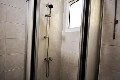 Salle de bains dans l'établissement Warm and comfortable studio in Montmartre
