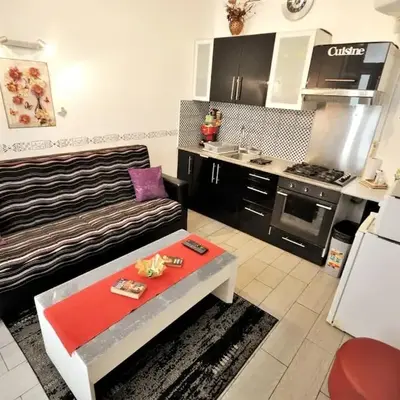 Warm and comfortable studio in Montmartre