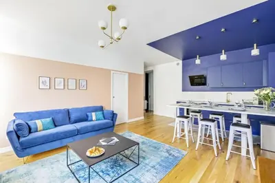 Coin salon dans l'établissement Blue Design 2BDR Flat in the Heart of Bastille