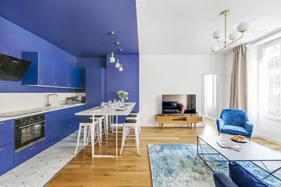 Cuisine ou kitchenette dans l'établissement Blue Design 2BDR Flat in the Heart of Bastille