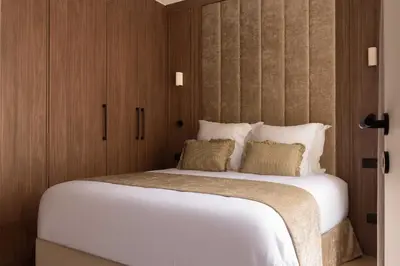Un ou plusieurs lits dans un hébergement de l'établissement Elegant apartment - AC- 2BR-6P- Madeleine