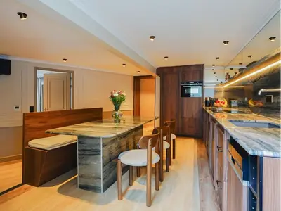 Cuisine ou kitchenette dans l'établissement Merveil - Signature Suite - Eiffel Tower terrace