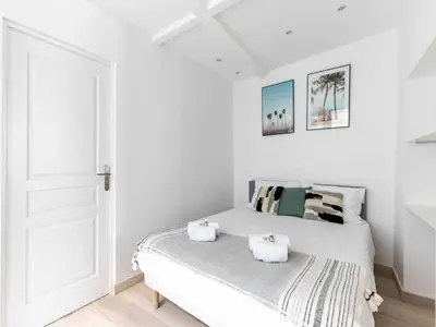Un ou plusieurs lits dans un hébergement de l'établissement Modern apartment -1BR-4P- Saint-Germain-des-Prés