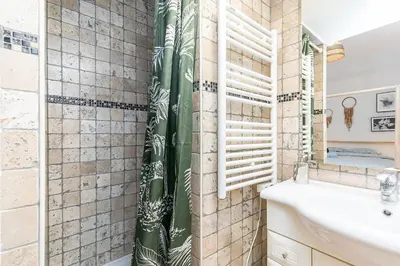 Salle de bains dans l'établissement Cœur de Voltaire - Appartement Cosy&Design