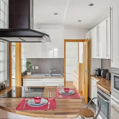 Arc de Triomphe - Lauriston 1bdr by B'Your Home