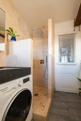 Cuisine ou kitchenette dans l'établissement Cozy escape in a refined 2 room - Paris 14e