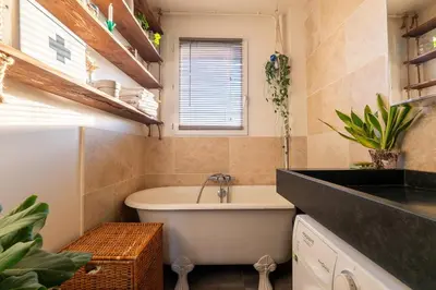 Salle de bains dans l'établissement Cozy escape in a refined 2 room - Paris 14e