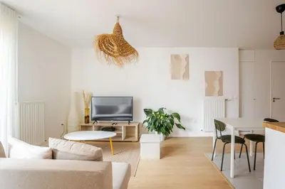 Télévision ou salle de divertissement dans l'établissement 2 room apartment near PARIS and Metro line 4