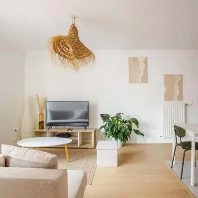 2 room apartment near PARIS and Metro line 4