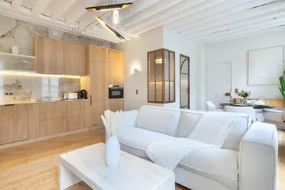 Cuisine ou kitchenette dans l'établissement Luxury Apartment Saint Honore II