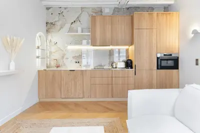 Cuisine ou kitchenette dans l'établissement Luxury Apartment Saint Honore II