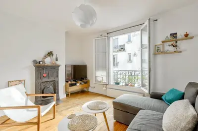 Télévision ou salle de divertissement dans l'établissement Appartement cosy en plein 11eme arrondissement