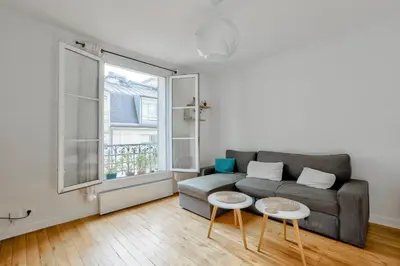 Coin salon dans l'établissement Appartement cosy en plein 11eme arrondissement