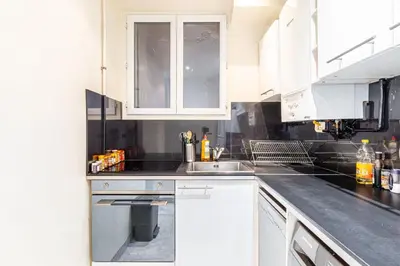 Cuisine ou kitchenette dans l'établissement GuestReady - A lovely stay in Batignolles