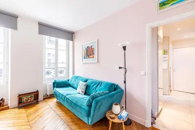 Coin salon dans l'établissement GuestReady - A lovely stay in Batignolles