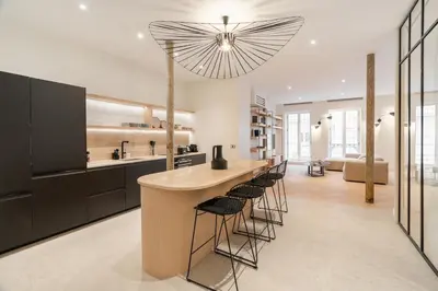 Cuisine ou kitchenette dans l'établissement Luxury apartment of 140 sqm