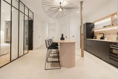 Cuisine ou kitchenette dans l'établissement Luxury apartment of 140 sqm