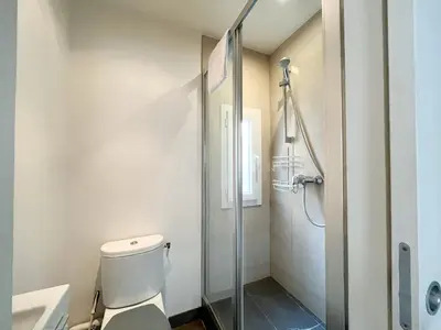 Salle de bains dans l'établissement 195 - Saint Denis Triplex