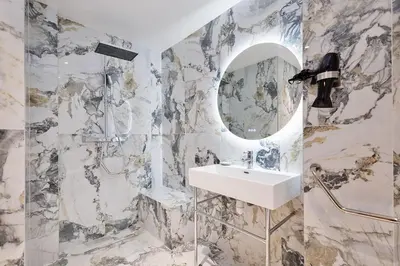Salle de bains dans l'établissement Sophie Stay Montorgeuil -2BR 6P Wi-Fi