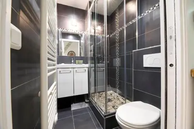 Salle de bains dans l'établissement CIA - Faubourg Montmartre Studio