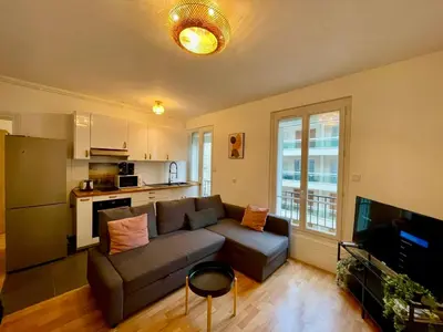 Cuisine ou kitchenette dans l'établissement Appartement Maridor Porte de Versailles Paris