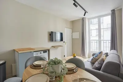 Télévision ou salle de divertissement dans l'établissement Charming apartment 1BR - Montorgueil-Sentier