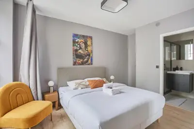 Un ou plusieurs lits dans un hébergement de l'établissement Charming apartment 1BR - Montorgueil-Sentier