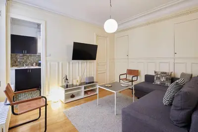 Télévision ou salle de divertissement dans l'établissement Saint-Germain-des-Prés 60m2