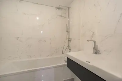 Salle de bains dans l'établissement Studio Etoile Foch Champs Elysées