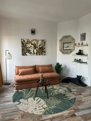 Coin salon dans l'établissement L'antre du Félin