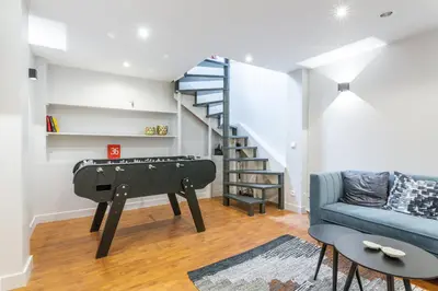 Plan de l'établissement Lounge in a cosy apartment on Canal Saint-Martin