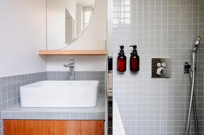 Salle de bains dans l'établissement Babylon Montmartre
