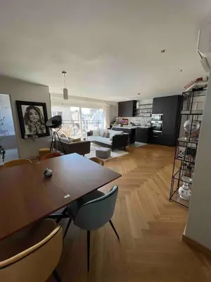 Cuisine ou kitchenette dans l'établissement Beautiful apartment terrace Invalides and fireplace