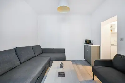 Coin salon dans l'établissement L'Atelier Secret - Batignolles - Métro - Paris 17