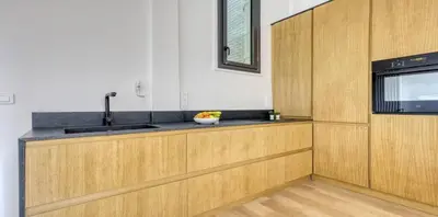 Cuisine ou kitchenette dans l'établissement Renovated, Amazing & Huge Flat of 200 sqm Paris 16