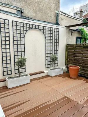 Balcon ou terrasse dans l'établissement Modern and Quiet House with Patio