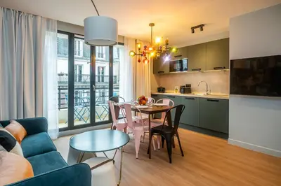 Cuisine ou kitchenette dans l'établissement Montmartre Paris Suite
