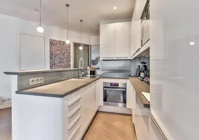 Cuisine ou kitchenette dans l'établissement Bright & Modern Flat in le Marais - An Ecoloflat
