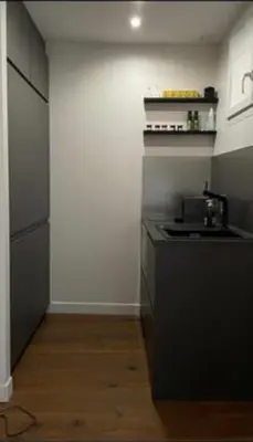 Cuisine ou kitchenette dans l'établissement Chic Studio - Montorgueil, AC & Fast Wi-fi