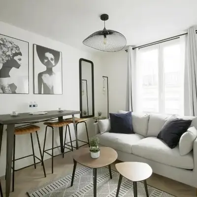 Chill-out on Private Patio in Vintage Masterpiece