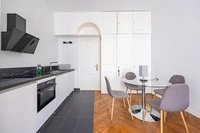 Cuisine ou kitchenette dans l'établissement 4P apartment #Jardin Luxembourg#Montparnasse#Paris 6