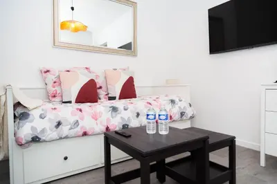 Télévision ou salle de divertissement dans l'établissement Studio Stade de France 2 pour 2 personnes