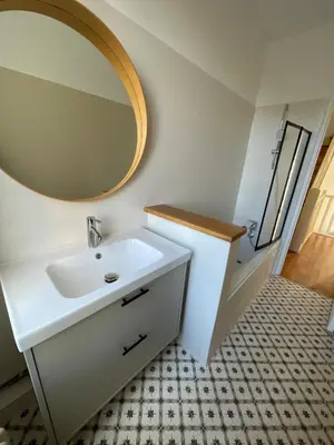 Salle de bains dans l'établissement Maison Paris La Défense