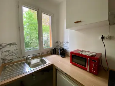 Cuisine ou kitchenette dans l'établissement Studio Palais des Congrès Maillot Paris