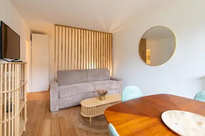 Télévision ou salle de divertissement dans l'établissement Geranimus Loire Quay