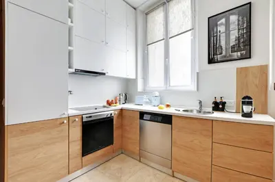 Cuisine ou kitchenette dans l'établissement Luxury Paris, paisible, 2 chambres, toute commodités